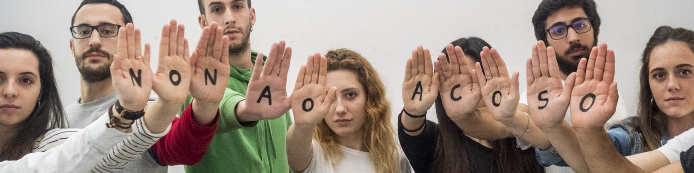 Imaxe de mozas e mozos para previr o acoso sexual e por razón de sexo