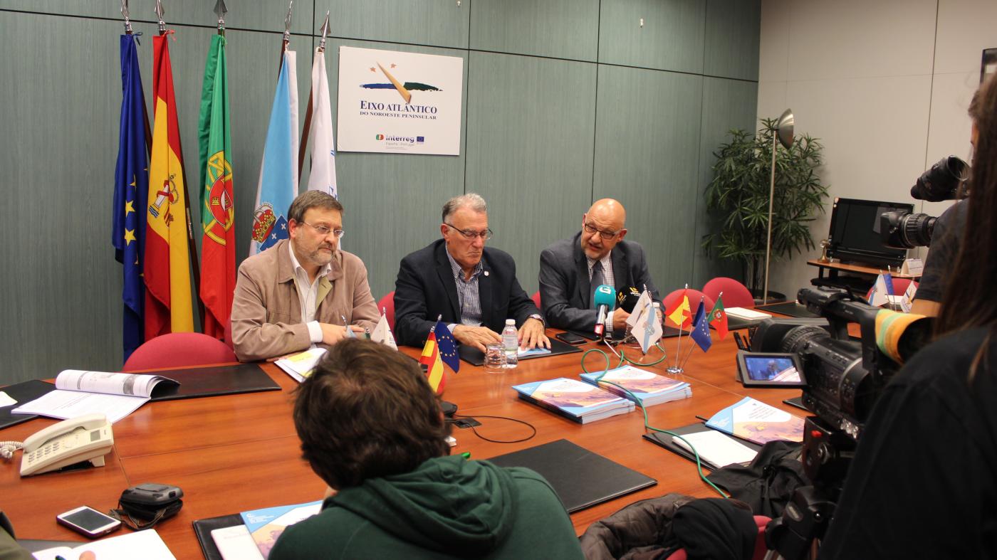 Presentación do informe do Eixo Atlántico sobre lumes forestais