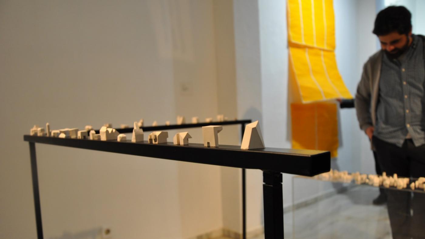 11 ideas verdes incoloras dormen furiosamente desde hoxe na Casa Galega da Cultura 