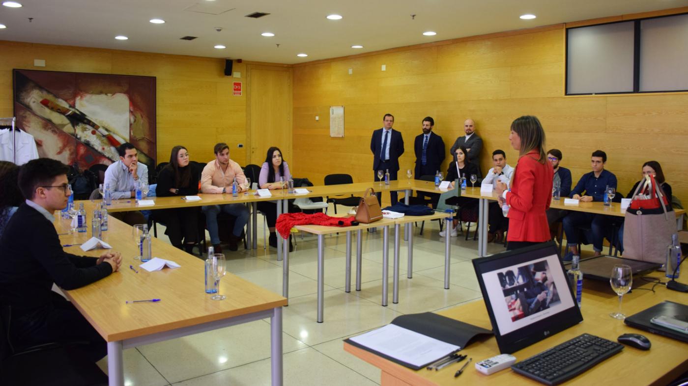 Sociedad Textil Lonia busca talento entre o alumnado do campus