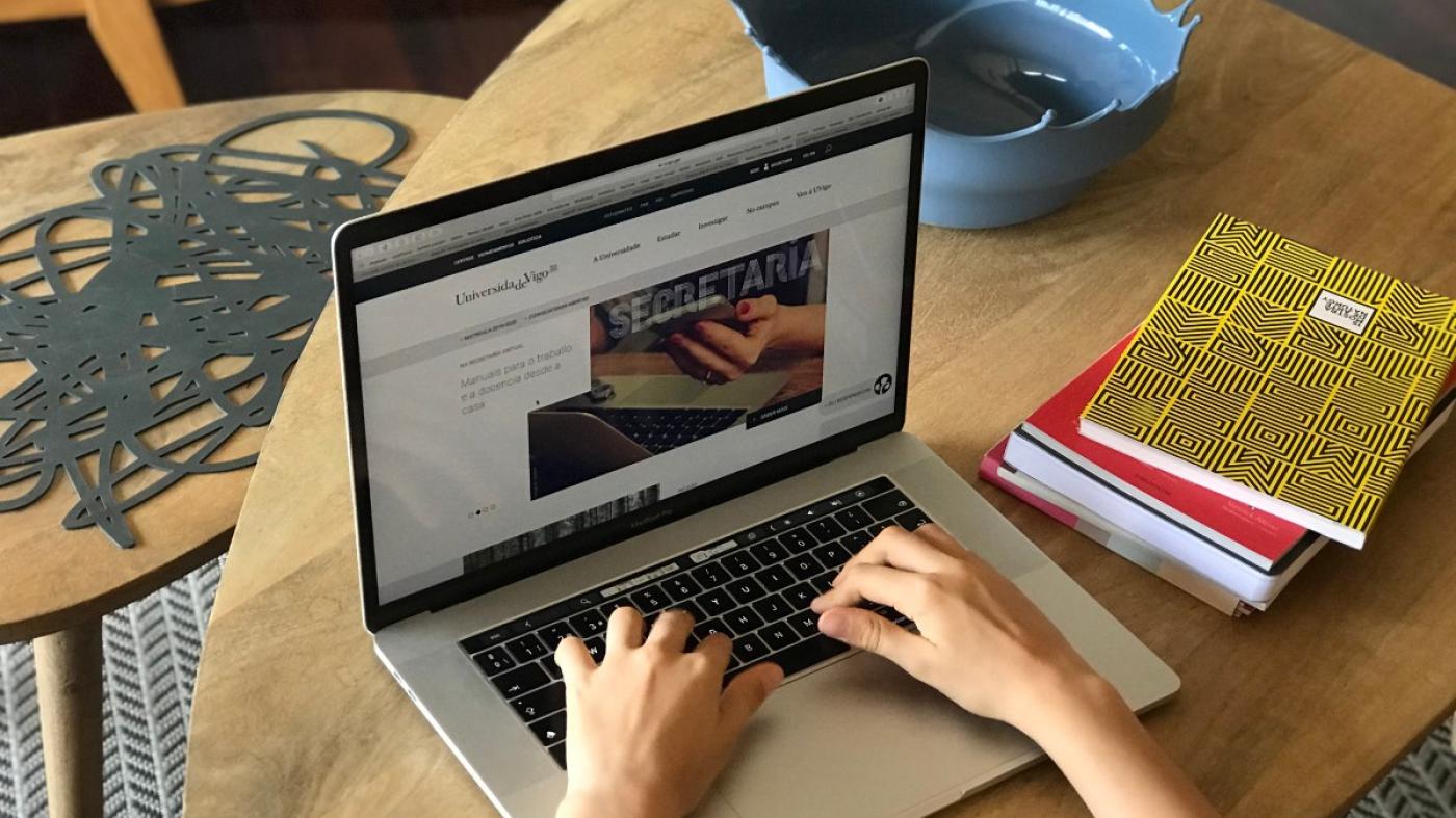 Máis de 200 dispositivos entregados para mellorar a conectividade do alumnado durante a pandemia