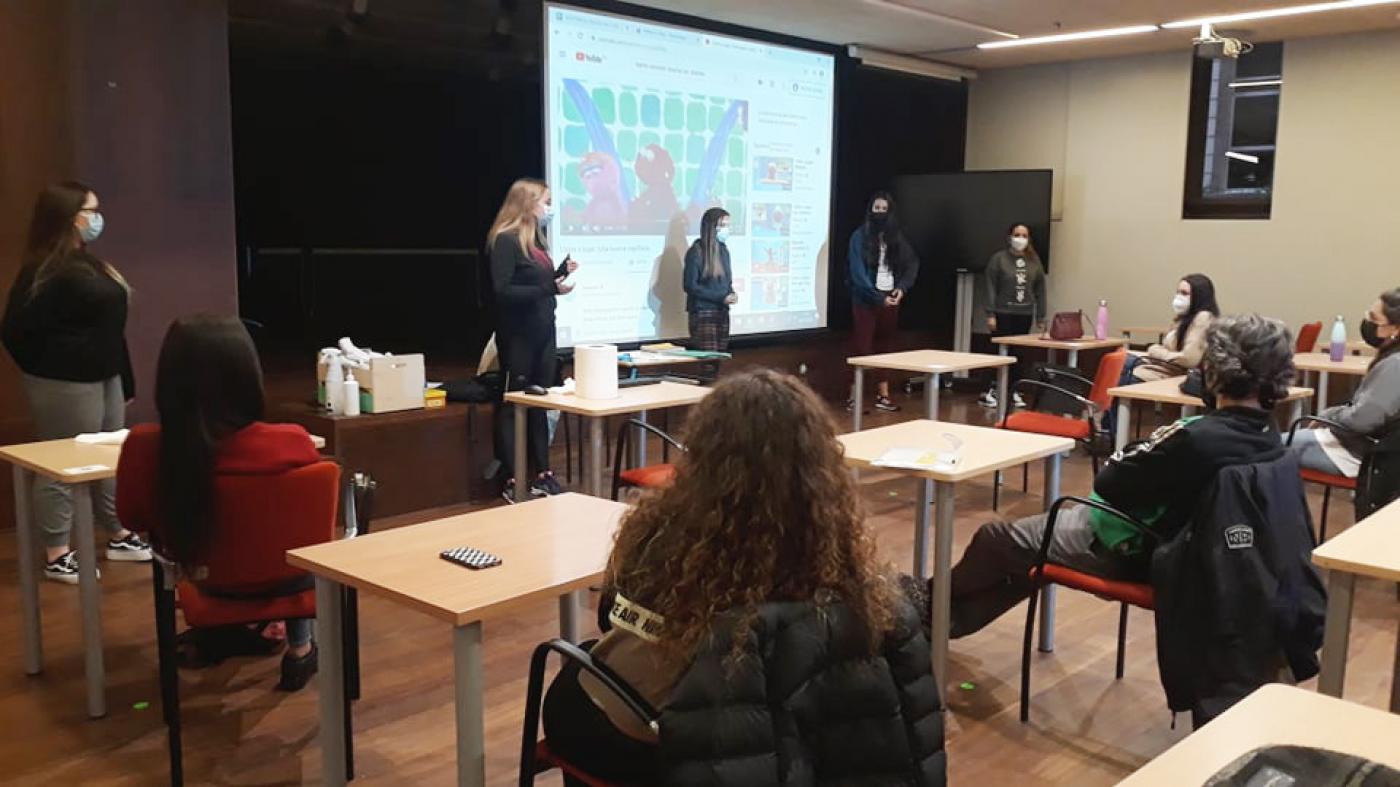 25 persoas fórmanse no campus para ser monitoras de tempo libre