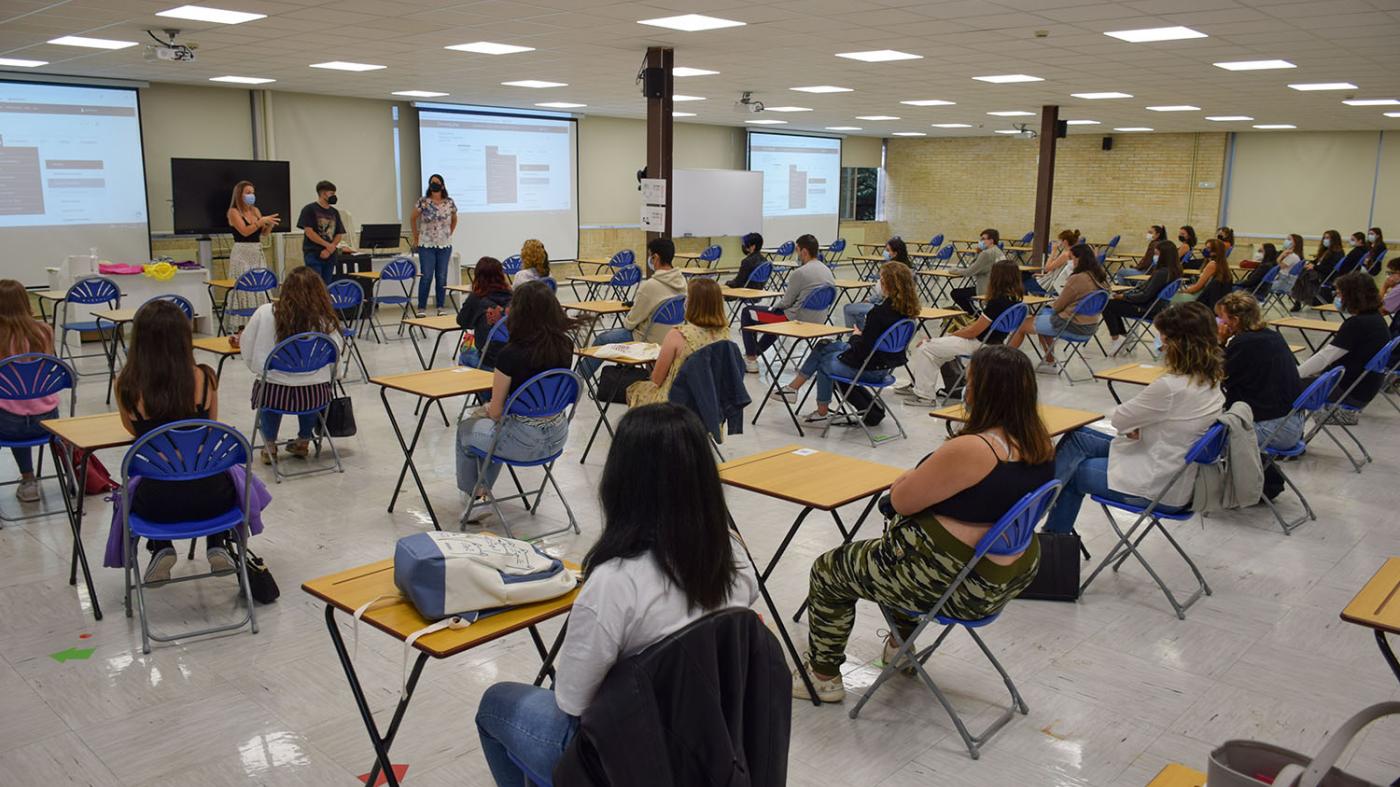 A UVigo roza a “presencialidade total” no inicio do novo curso