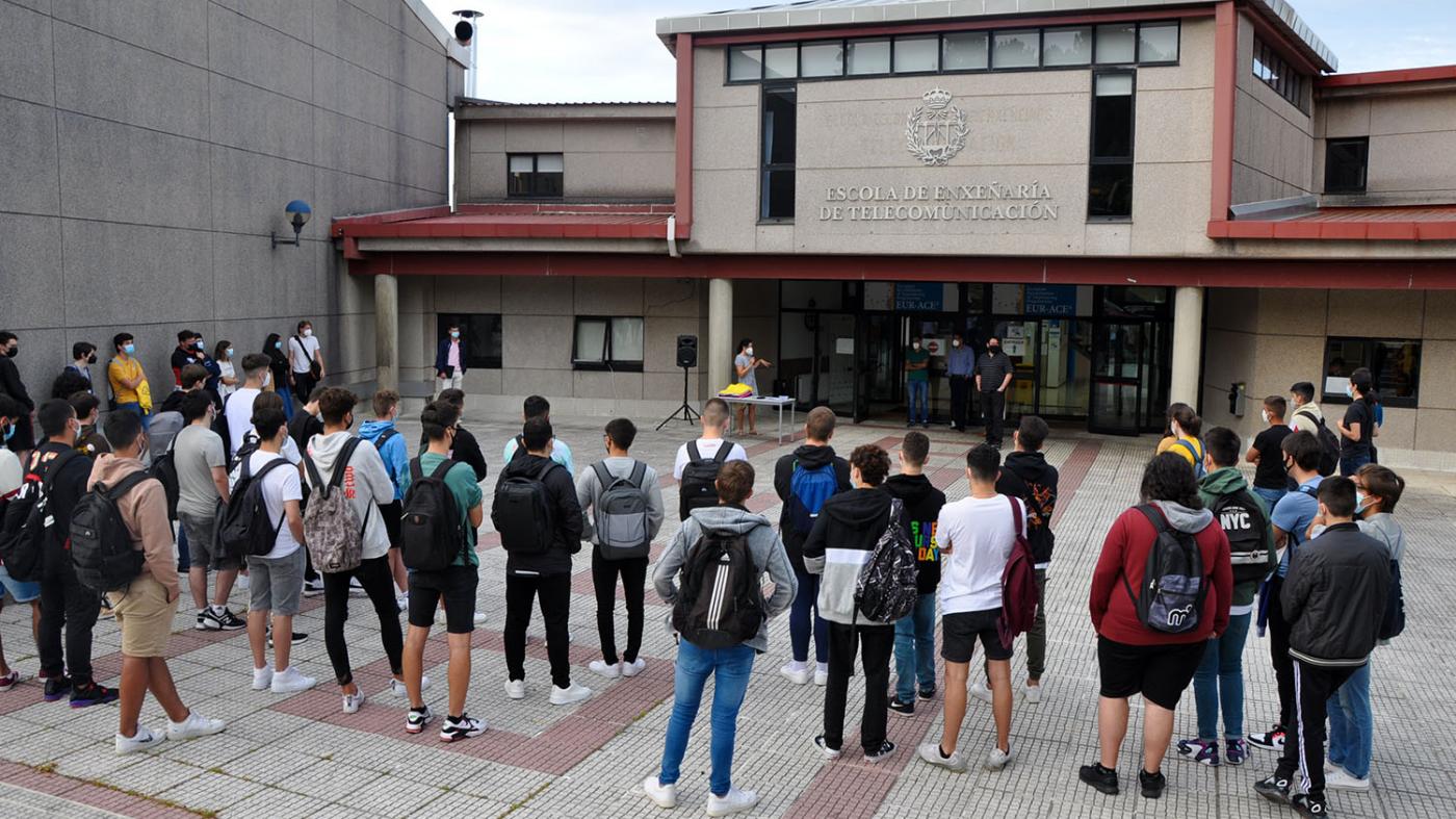 A UVigo roza a “presencialidade total” no inicio do novo curso