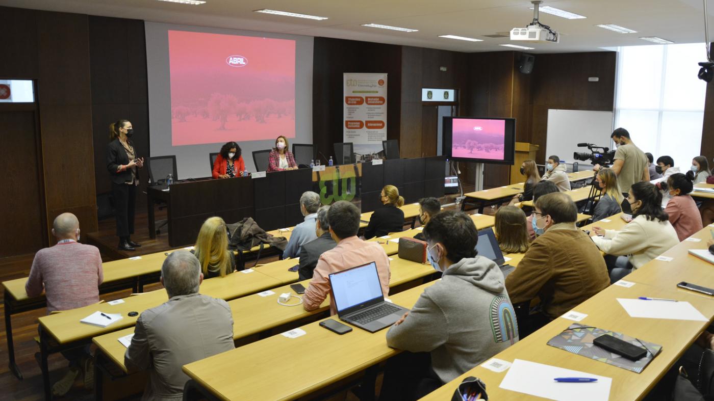 Unha conferencia sobre Aceites Abril abre a programación deste curso da Cátedra de Empresa Familiar 