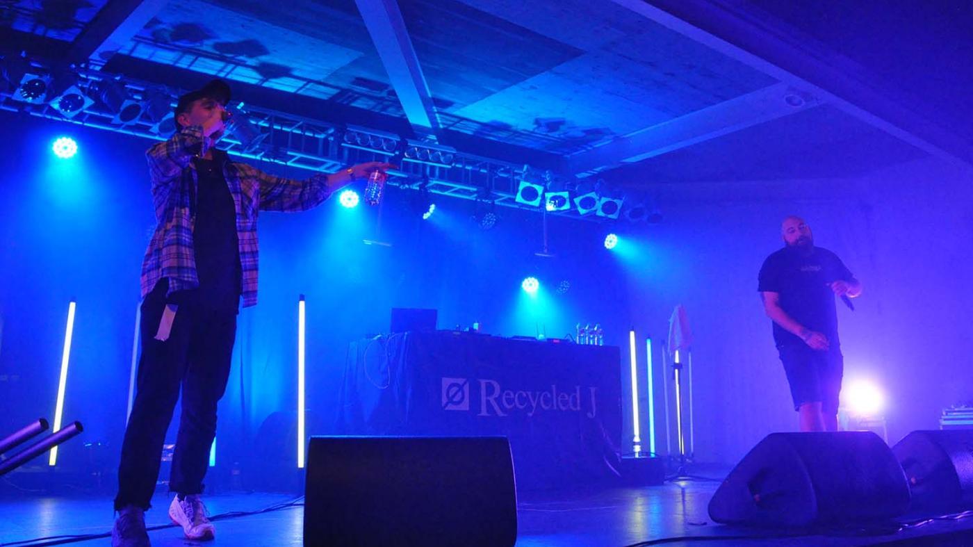 A música, a diversión e o baile protagonizarón o concerto de Recycled J