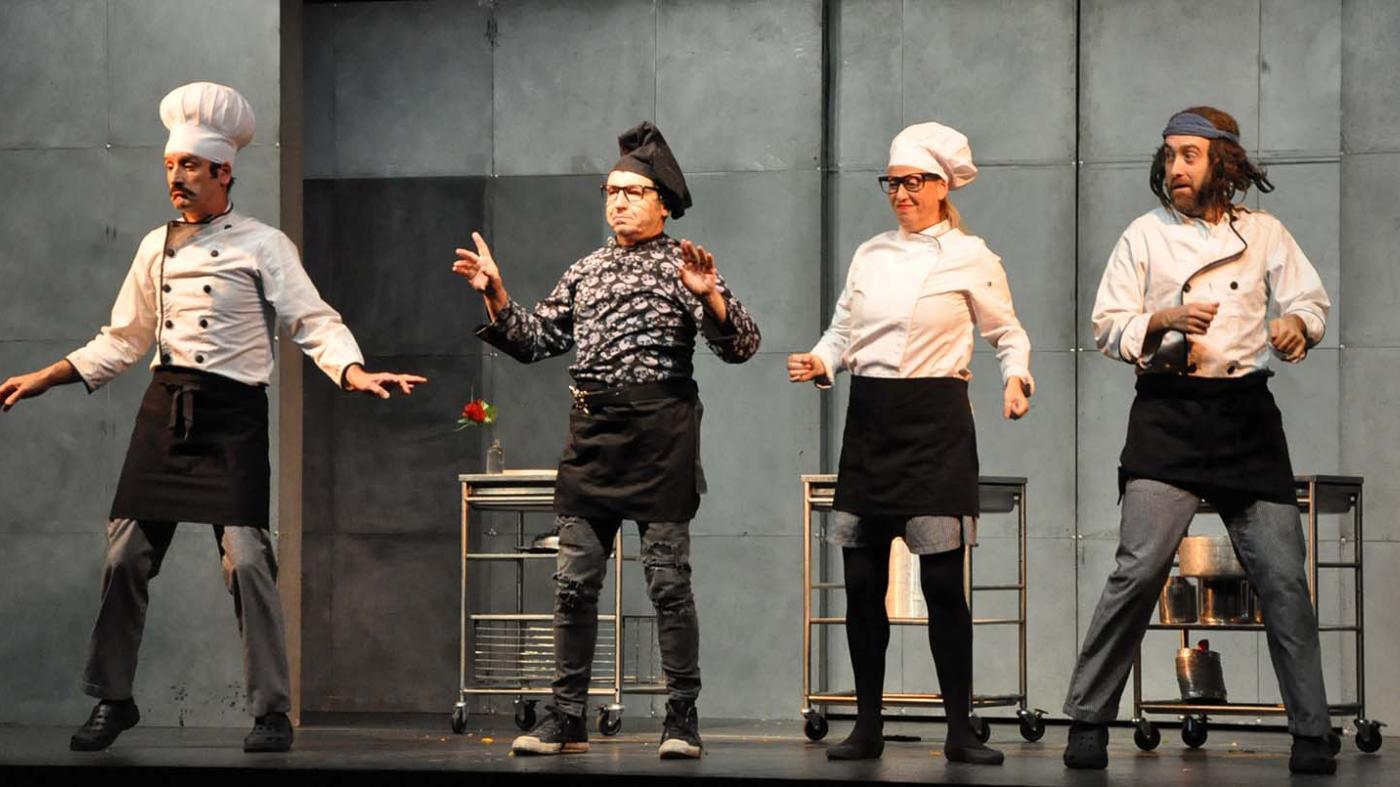 Os 'Chefs' de Yllana fan do Teatro Vidal Bolaño o seu restaurante