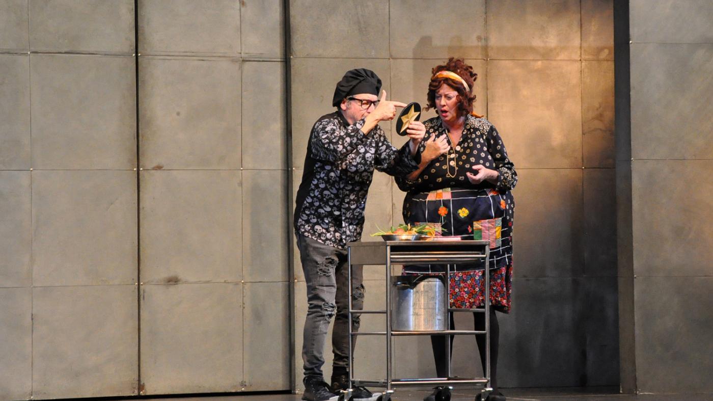 Os 'Chefs' de Yllana fan do Teatro Vidal Bolaño o seu restaurante