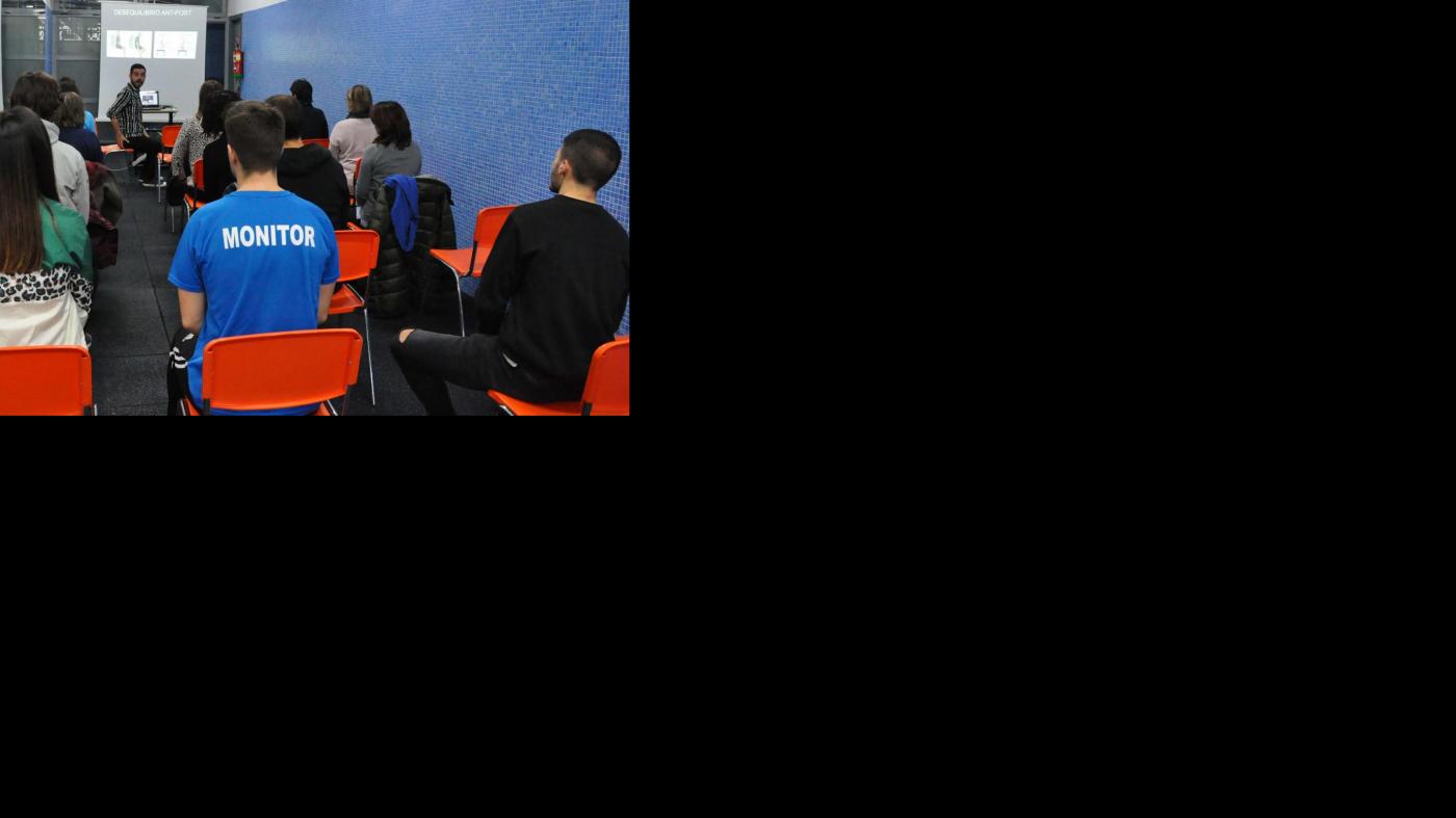 A comunidade universitaria aprende a previr as lesións posturais