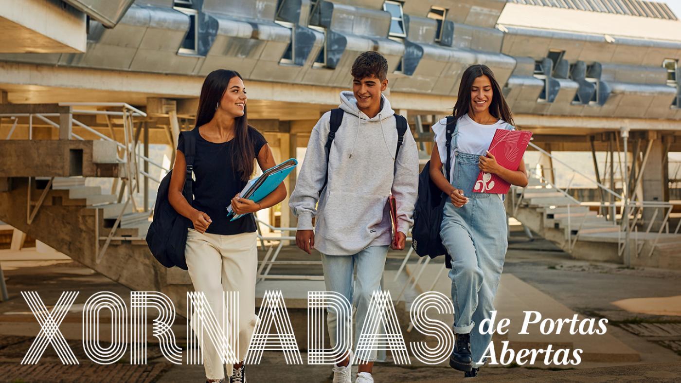 Tres estudantes na praza Miralles