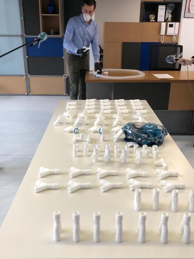 Lupeon desenvolve bifurcadores e trifurcadores para converter máscaras de mergullo en dispositivos de respiración para pacientes con COVID-19 
