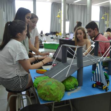 Como ensinar ciencias con robots, animacións ou maquetas