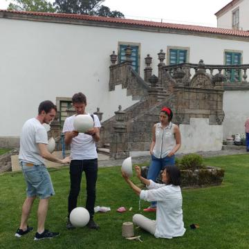 Alumnado de Belas Artes suma as súas creacións a un diálogo entre disciplinas
