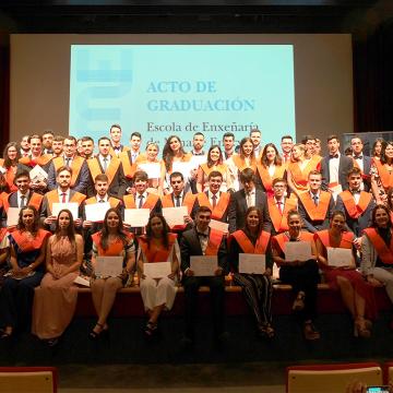 Acto de graduación dos graos e mestrados da EEME no Teatro Afundación