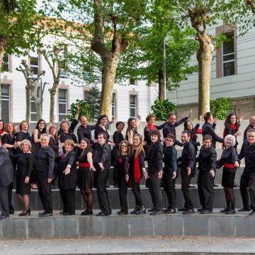 O coro universitario busca novos membros