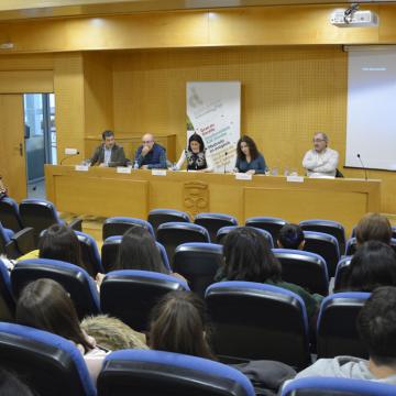 O Parlamento achega á comunidade universitaria os valores democráticos 