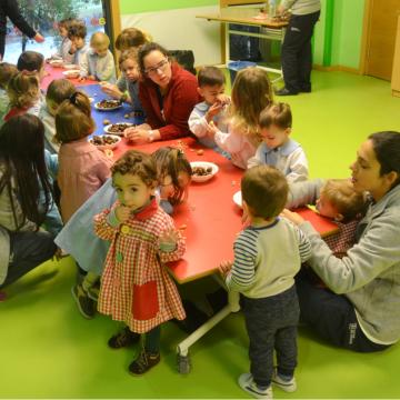 A Escola Infantil pecha cun magosto unhas semanas dedicadas ao outono 