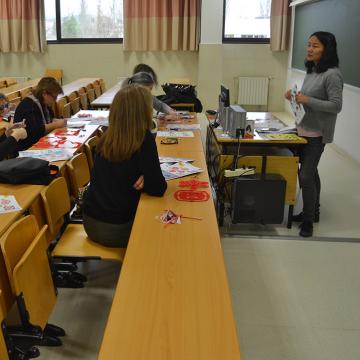Papel e tesoiras para achegarse ao patrimonio cultural da China