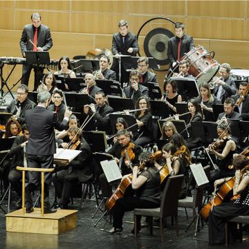 A Universidade e a Orquestra 430 propoñen sesións de escoita activa para preparar ao público antes dos concertos