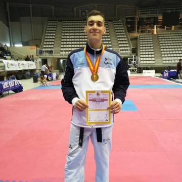 Estudantes da Universidade acadan oito medallas no Campionato de España de taekwondo