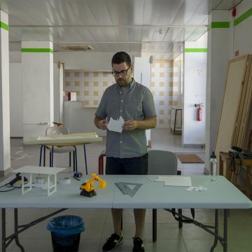 Unha máquina de debuxar para implicar a cidadanía na creación artística 