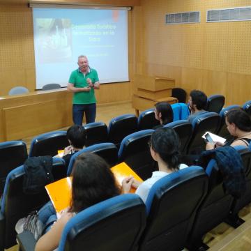 A programación de cursos de verán péchase no campus cun achegamento ao turismo enolóxico