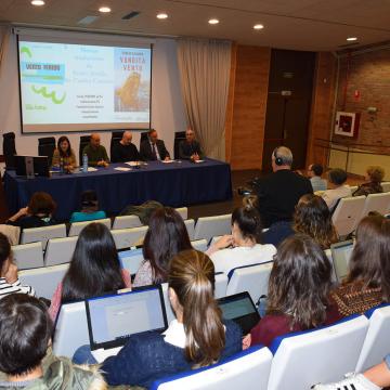 Especialistas afondan na figura de Carlos Casares como tradutor