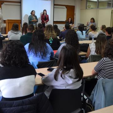 O alumnado de Enfermaría fórmase en igualdade para avaliar a realidade desde unha perspectiva de xénero