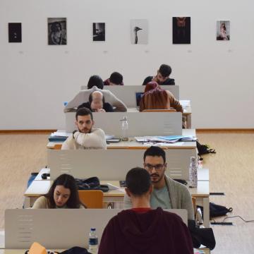 Os Premios Valedora do Pobo distinguirán o mellores TFG e TFM en materia de igualdade 