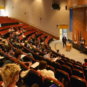 Unha conferencia aborda o potencial da enerxía renovable das ondas do mar 