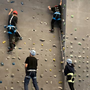 Máis de 60 persoas iniciáronse na escalada nos obradoiros do campus