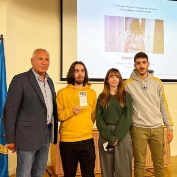 Alumnado de Educación e Traballo Social recolle un dos galardóns do I Festival de Cine Escolar 