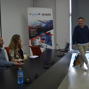 Mesa redonda 'Emprendendo cos pés na terra'