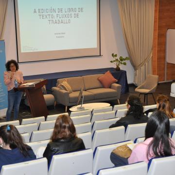 A tradutora Iolanda M. Creo achega o sector do libro de texto ao alumnado da FFT