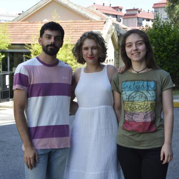 Tres estudantes de Educación Primaria, seleccionados para formarse como futuros “transformadores” da escola rural 