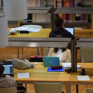 Comezan os horarios especiais das bibliotecas, que se alongarán ata finais de xaneiro 