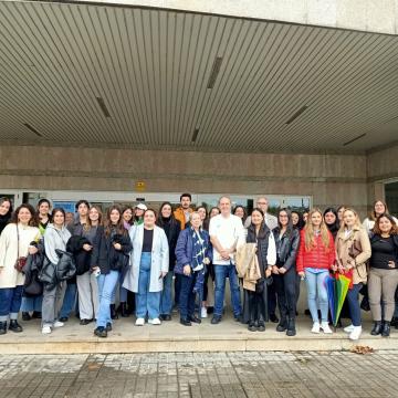 Futuros xuristas coñecen de primeira man o traballo dos médicos forenses
