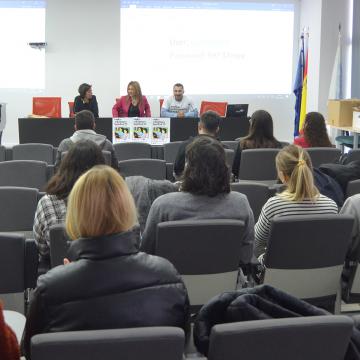 Estudantes de diferentes nacionalidades suman novos contidos ao ‘Galizionario’