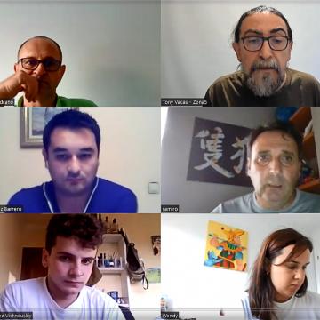 Un obradoiro inicia ao alumnado na linguaxe das fotografías 