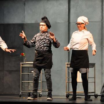 Os 'Chefs' de Yllana fan do Teatro Vidal Bolaño o seu restaurante